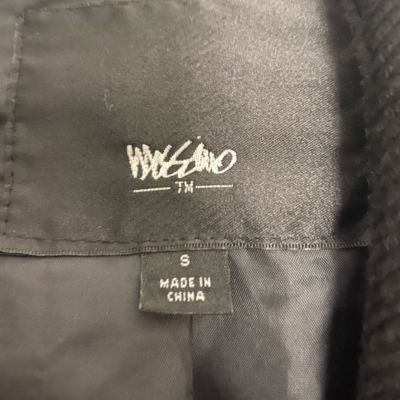 Leather jacket - Picture 2 of 2